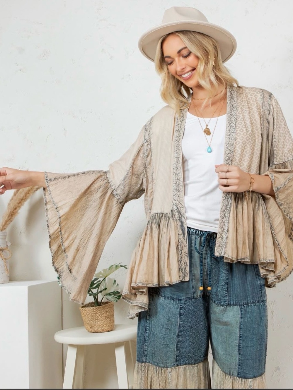 K167 Young Threads Boho Patchwork Shrug/Kimono Flared Sleeves Taupe/Latte’ NWT - Picture 4 of 12